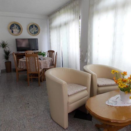Apartments Cutic Малинска Екстериор снимка