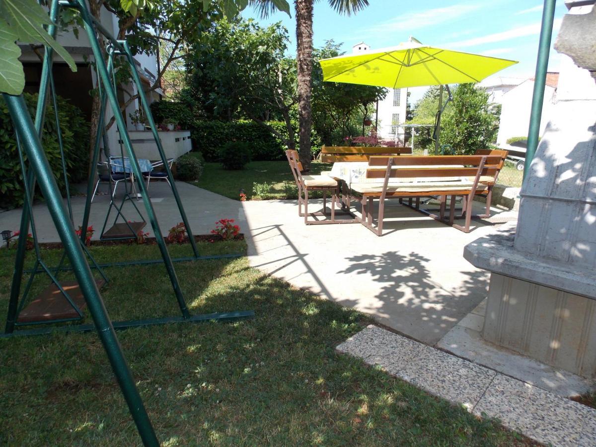 Apartments Cutic Малинска Екстериор снимка